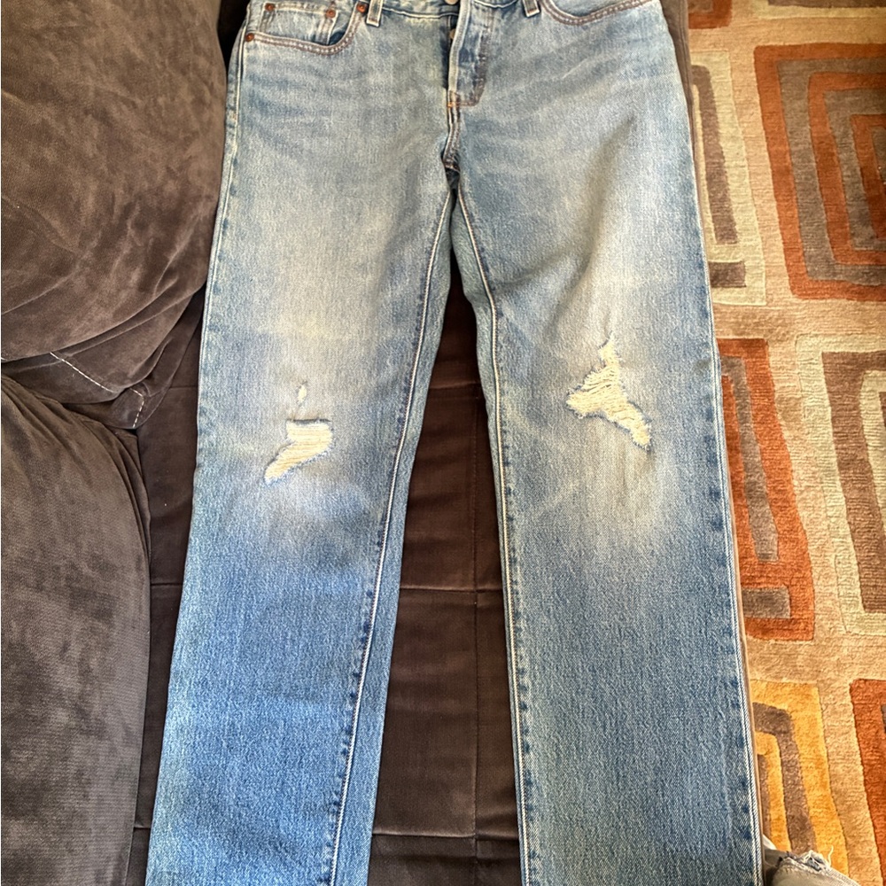 Levi's Women’s Light Blue Distressed Jeans EUC